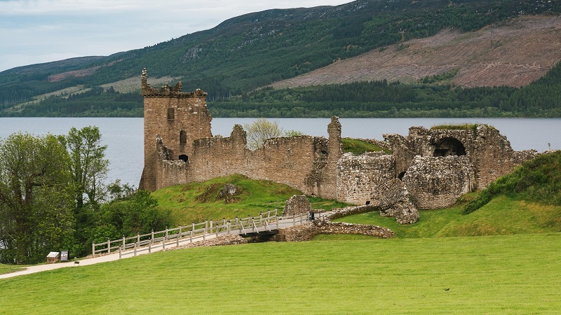 Loch Ness och Urquhart Castle